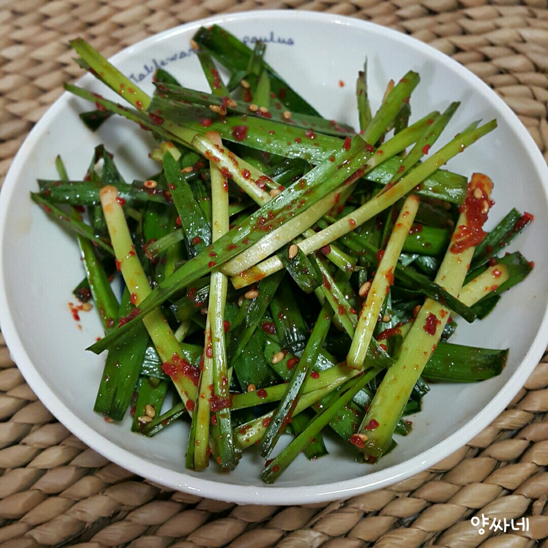 Ensalada de Cebolleta China (Buchu Geotjeori) Sencilla y Deliciosa