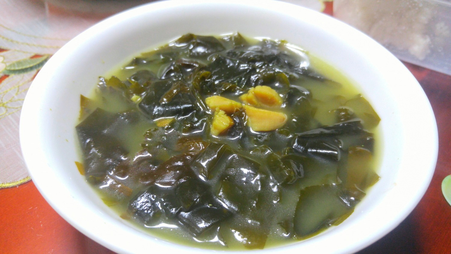 Clam and Seaweed Soup: A Refreshing and Flavorful Delight