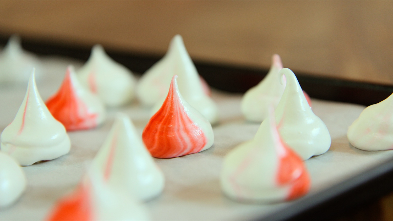 Galletas de Merengue con Mármol de Chocolate Blanco