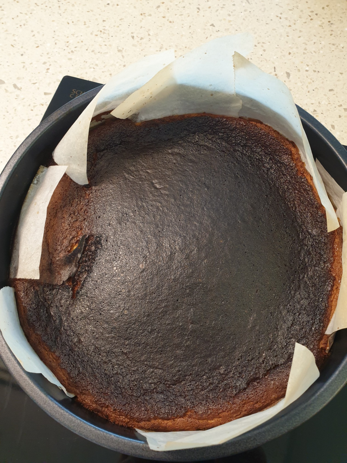Pastel de Queso Vasco: Suave, Cremoso y Ligeramente Tostado