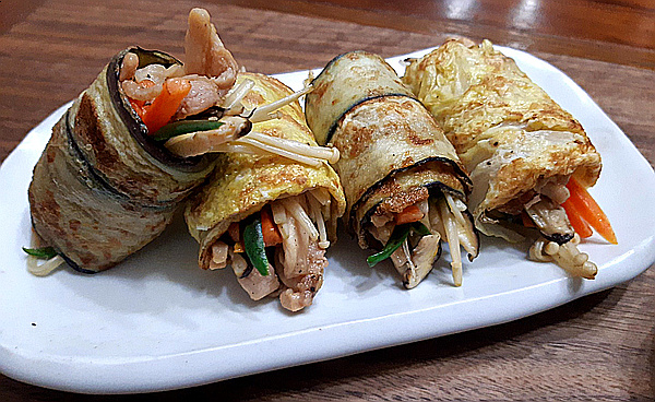 Rollitos de Berenjena y Col con Carne de Muslo de Pollo Certificada por HACCP