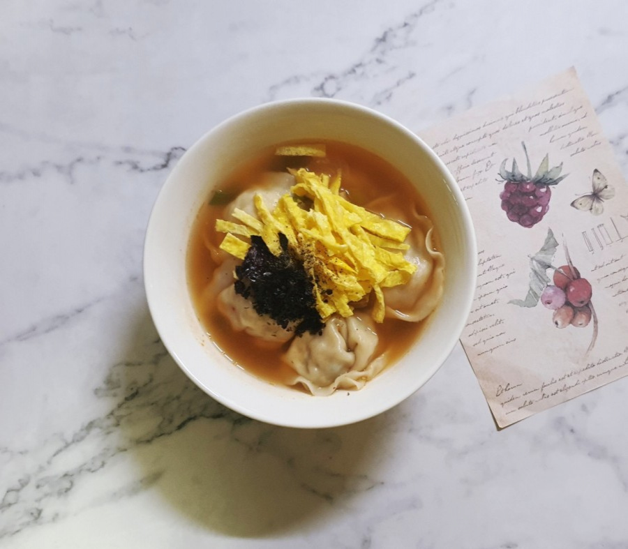 Sopa Picante de Dumplings de Kimchi